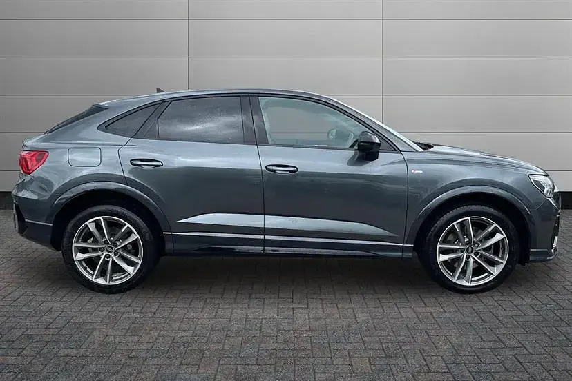 Used Audi Q3 Advanced 245 HP (180 kW) 2022 Daytona grey SUV