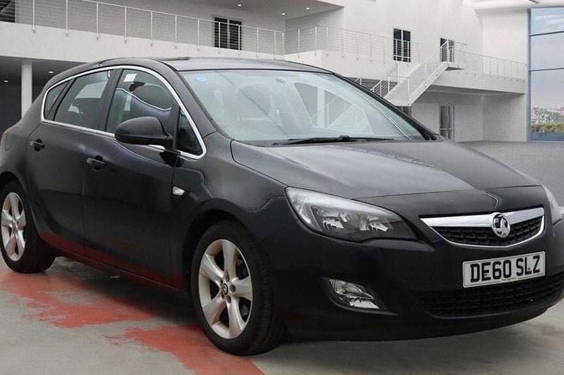 Black Used 2010 Vauxhall Astra SRi Hatchback | £2,500 (Good price) - Image 1/1