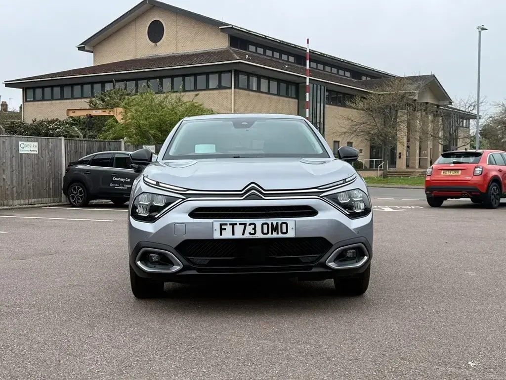 Używany Citroën C4 PureTech 2023 Szary SUV