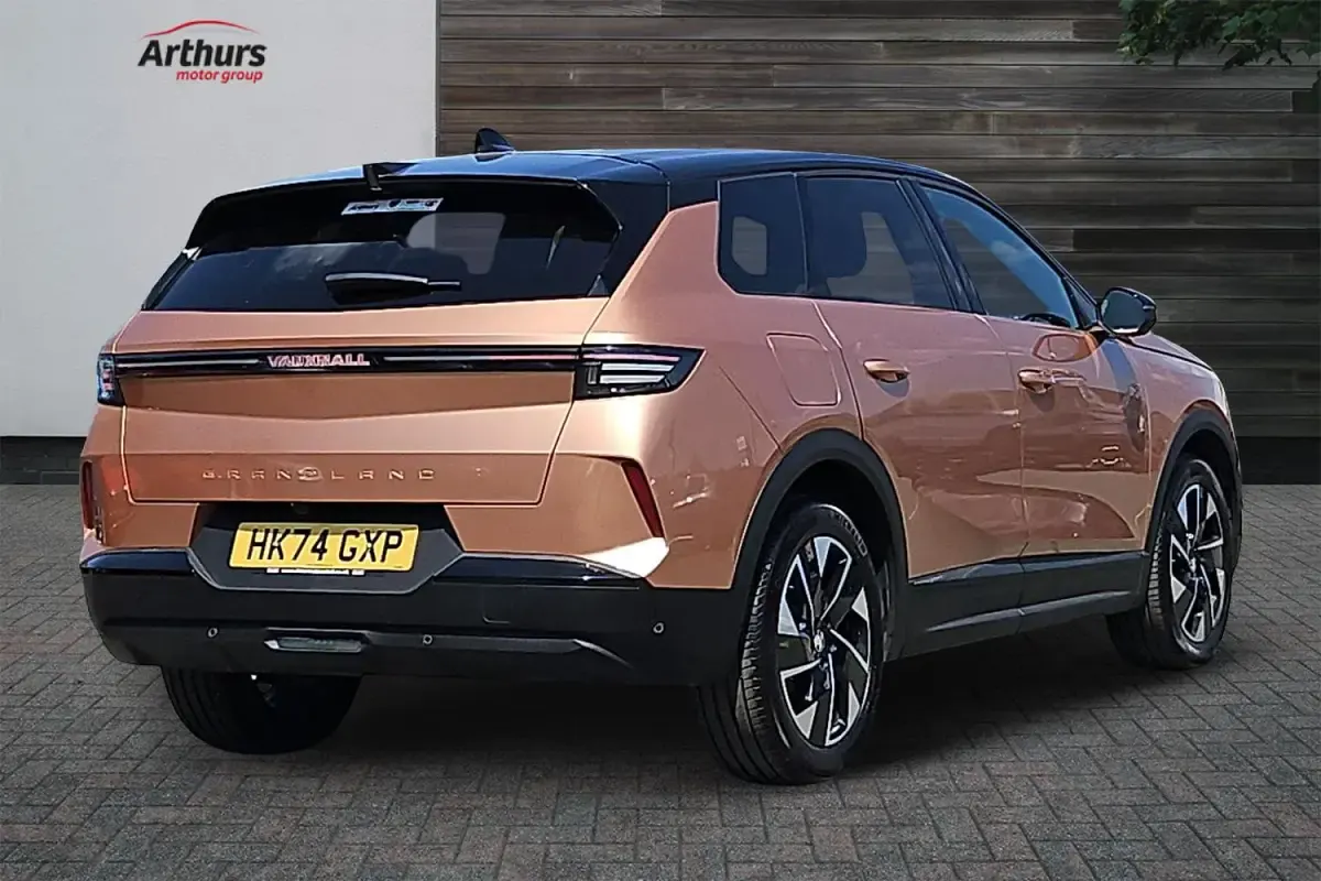 Used Vauxhall Grandland X GSe 134 HP (98 kW) 2024 Brown SUV