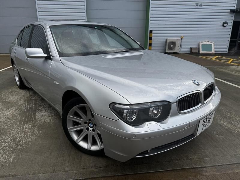 Usado BMW 745 Executive 2022 Plateado Berlina