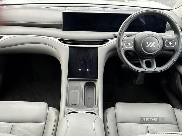 New MG IM5 216 kW (295 HP) 2026 White Hatchback