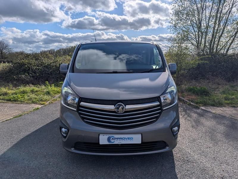 Second-hand Vauxhall Vivaro 120 CP (88 kW) 2017 Gri