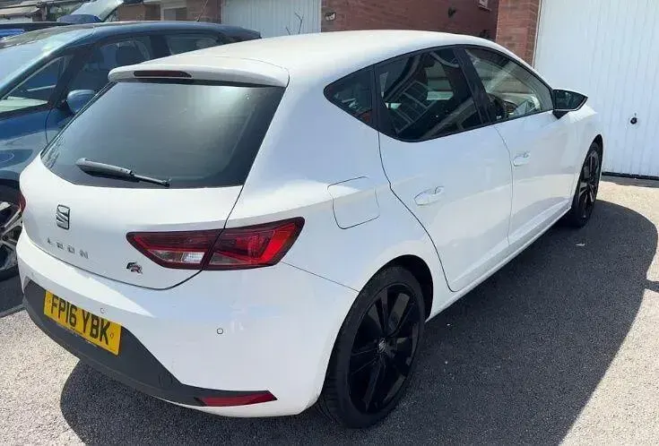 Used Seat Leon FR 150 HP (110 kW) 2016 White Hatchback