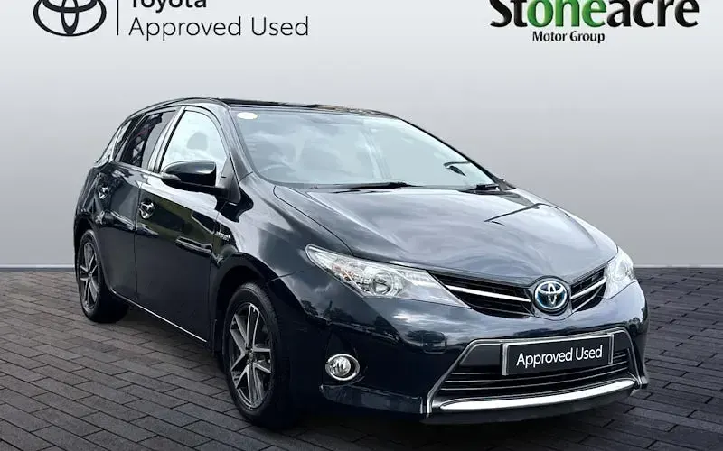 Used Toyota Auris Hybrid Plus 136 HP (100 kW) 2014 Hatchback