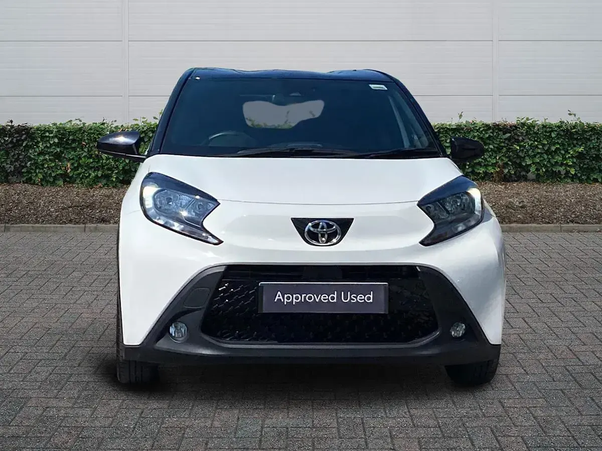Used Toyota Aygo X 72 HP (52 kW) 2024 White SUV
