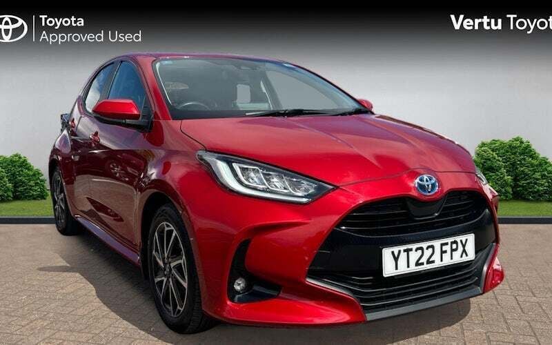 Used 2025 Toyota Yaris Hybrid Design Hatchback | £16,458 (Super price) - Image 1/4