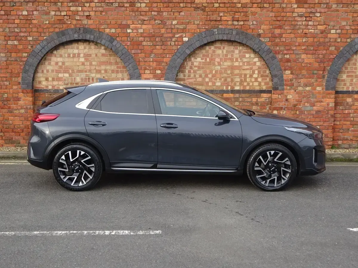 Used Kia XCeed 2023 Grey SUV