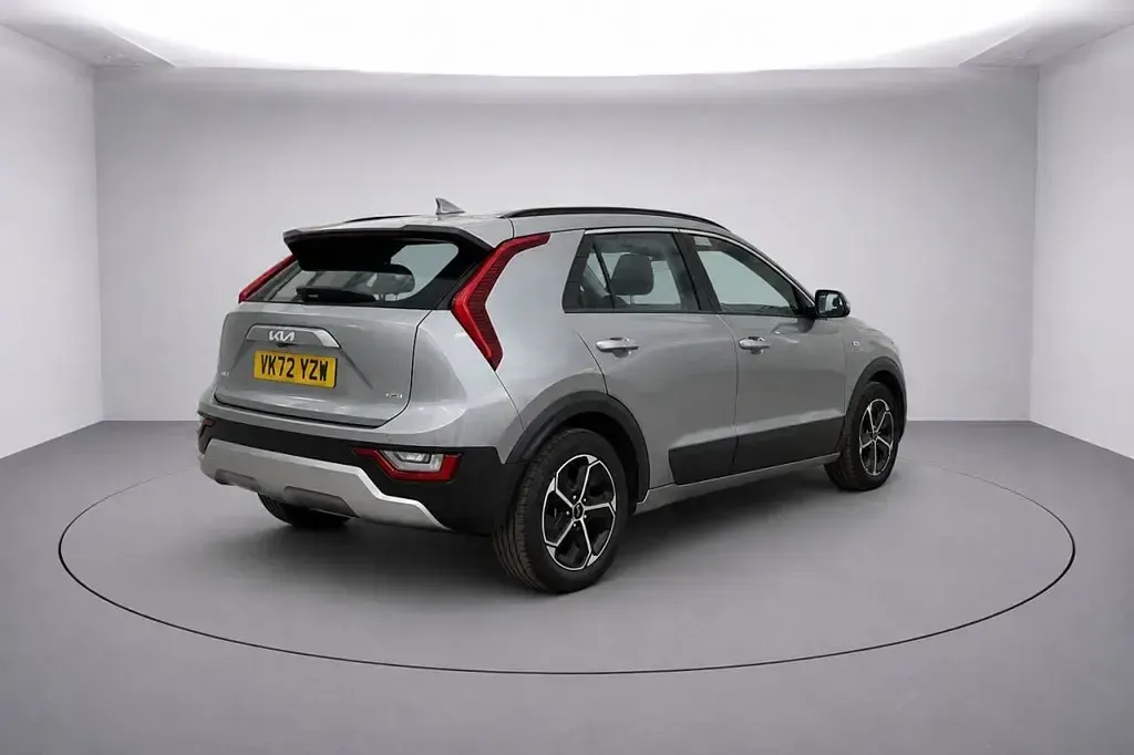 Gebraucht Kia Niro 139 PS (102 kW) 2023 Grau SUV