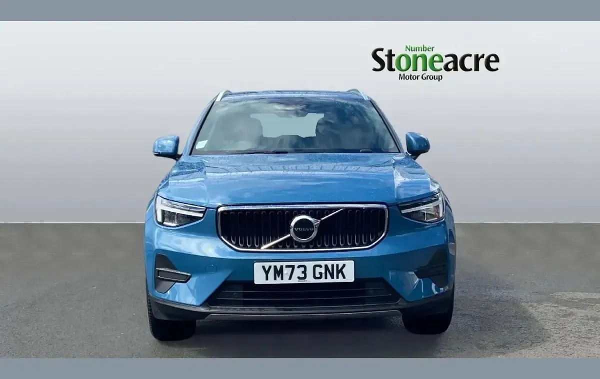 Used Volvo XC40 Core 163 HP (119 kW) 2023 Blue SUV