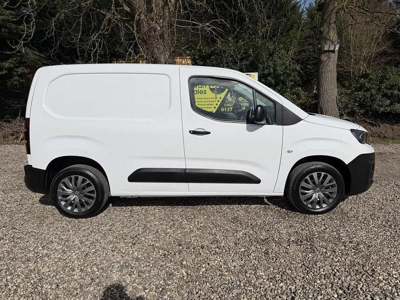 Begagnad Peugeot Partner 110 HK (80 kW) 2020 Vit Minibuss