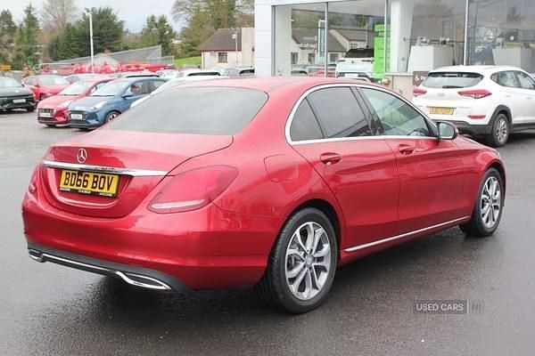 Used Mercedes C200 136 HP (100 kW) 2016 Red Sedan