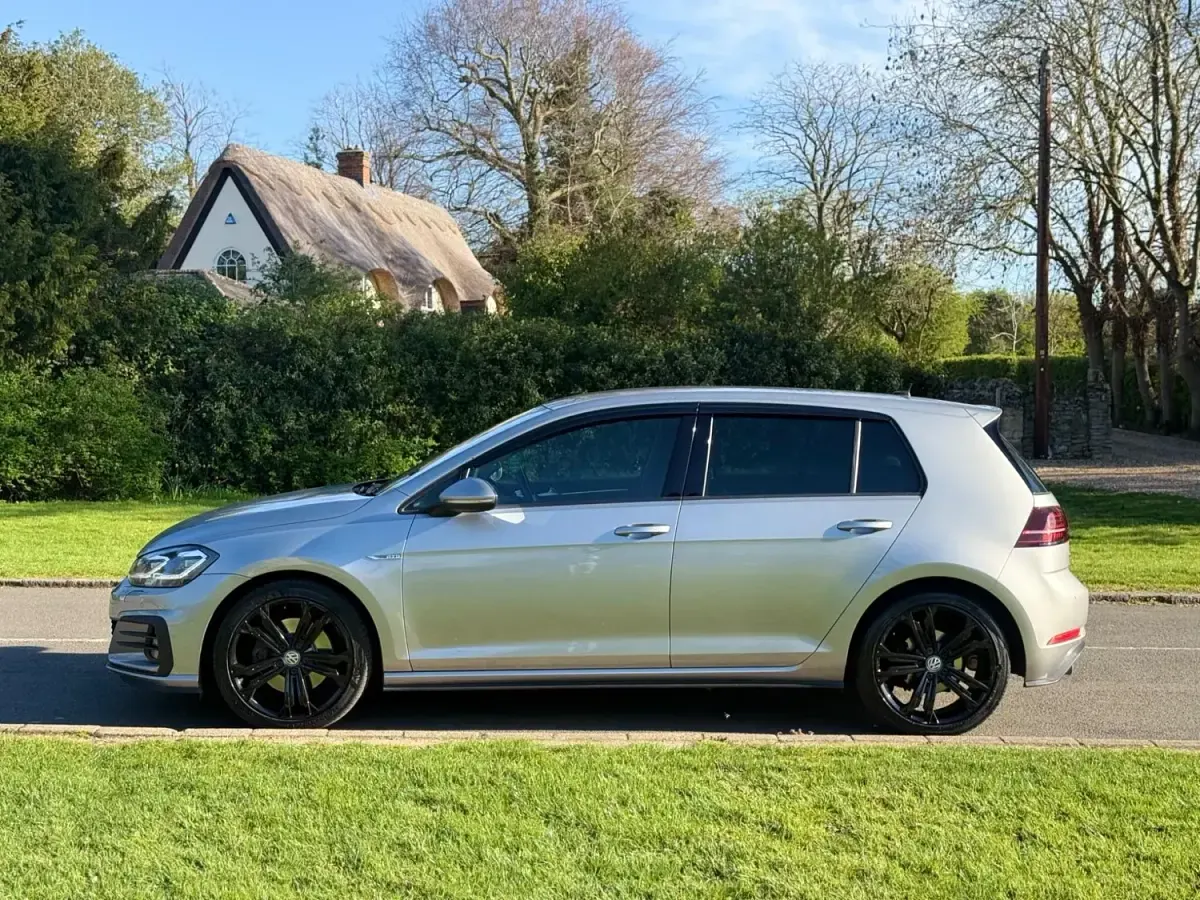 Begagnad VW Golf VII GTD 2019 Silver Halvkombi