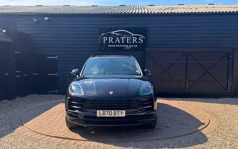 Used Porsche Macan 252 HP (185 kW) 2020 Black SUV
