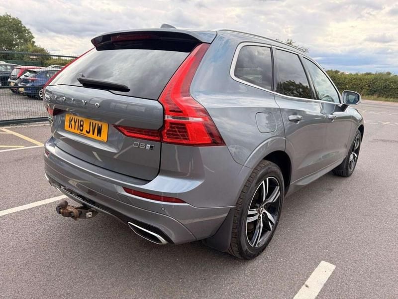 Usado Volvo XC60 R-Design 235 HP (172 kW) 2018 Cinzento SUV