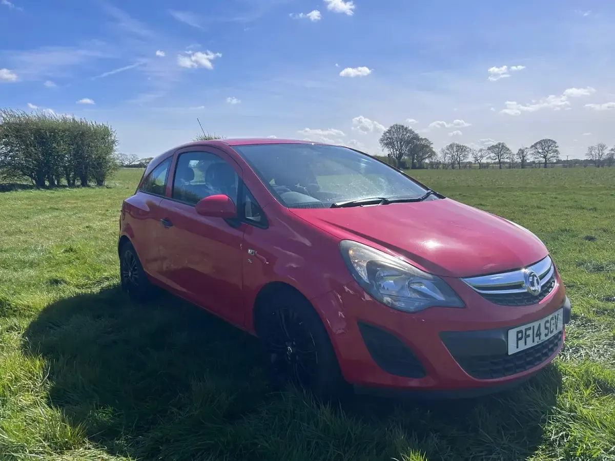 Second-hand Vauxhall Corsa S 65 CP (47 kW) 2014 Roșu Hatchback