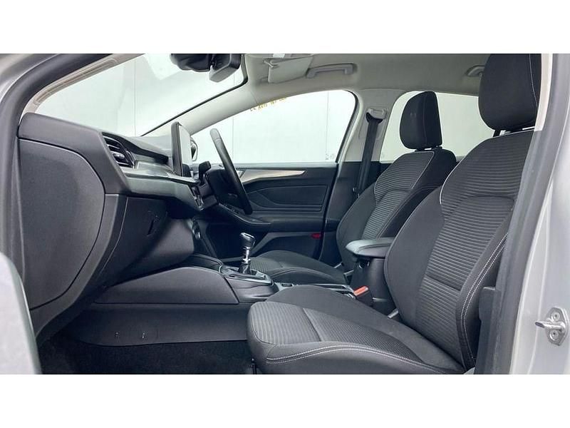 Used Ford Focus Titanium 155 HP (114 kW) 2023 Silver Estate