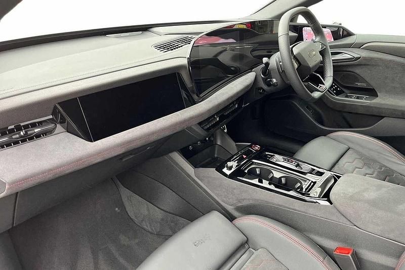 Used Audi A6 e-tron 369 kW (503 HP) 2024 Black Estate