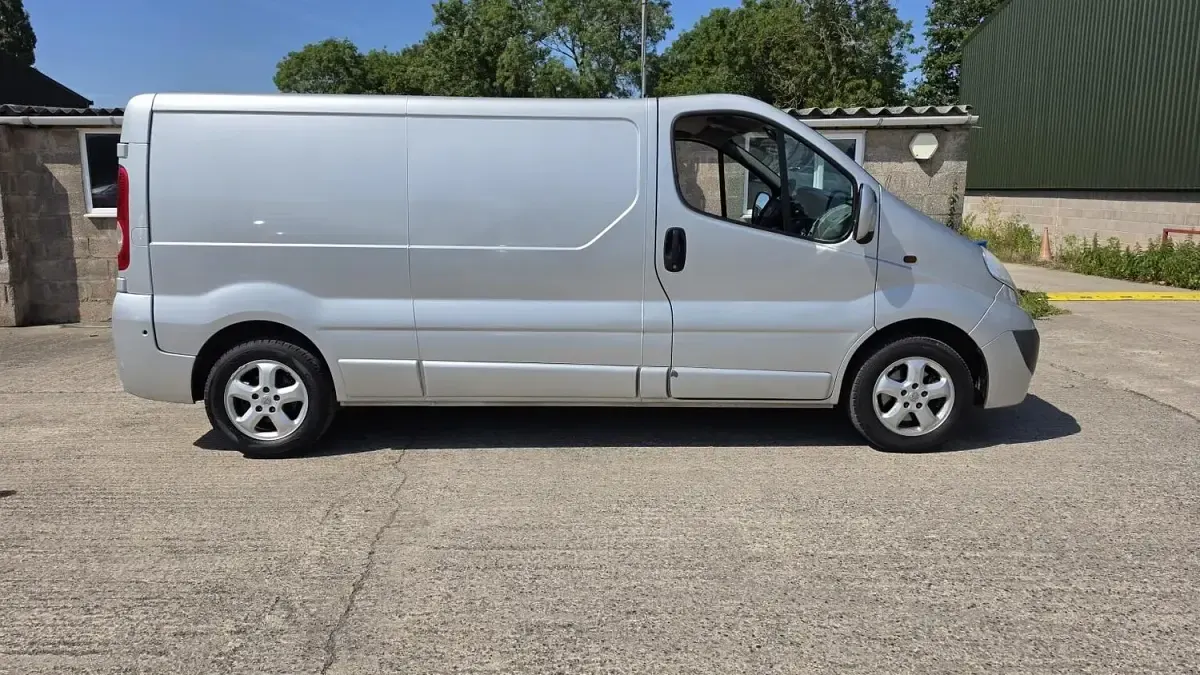 Used Vauxhall Vivaro Sportive 2014 Silver MPV