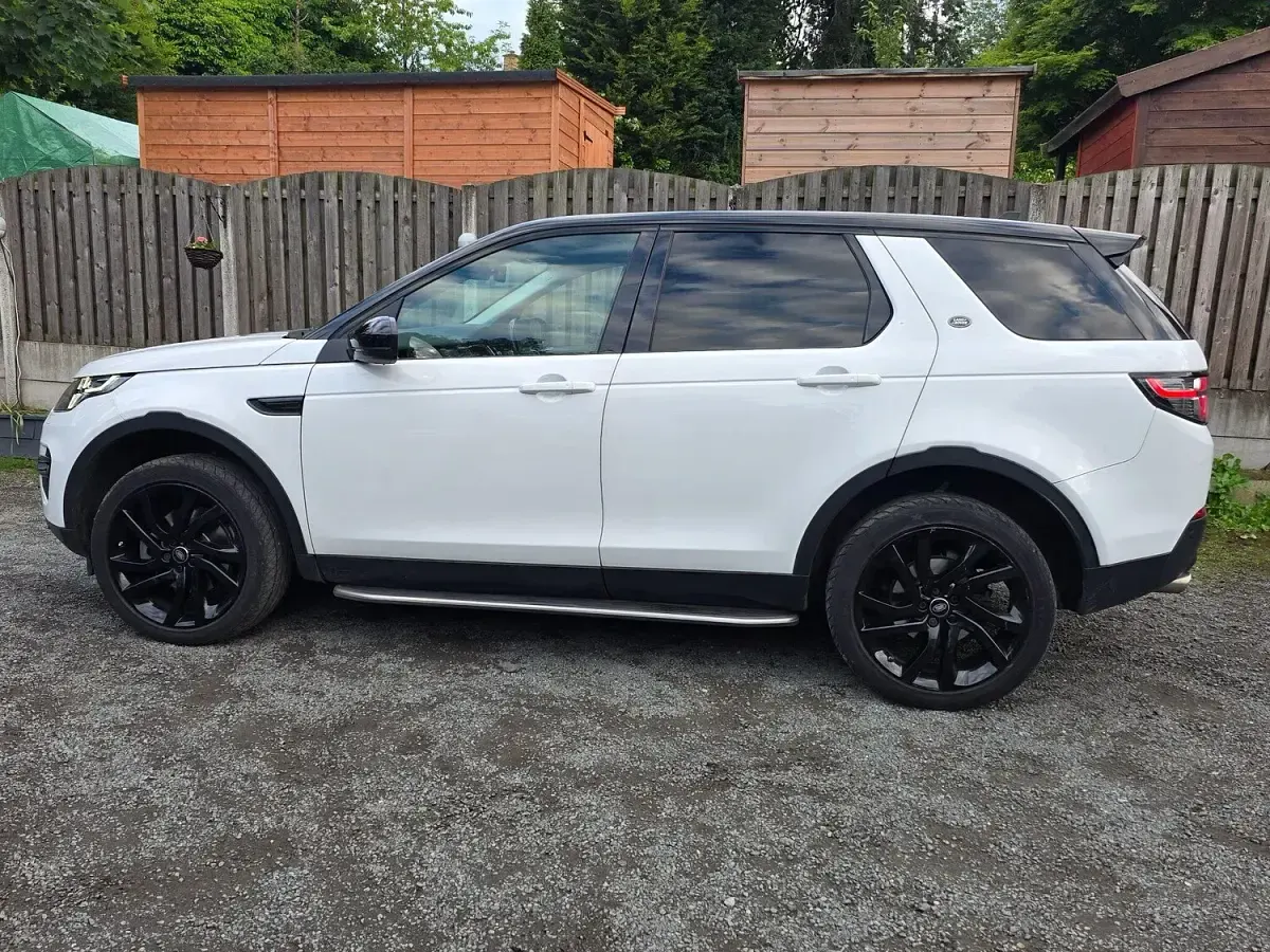 Used Land Rover Discovery Sport HSE 180 HP (132 kW) 2016 White SUV