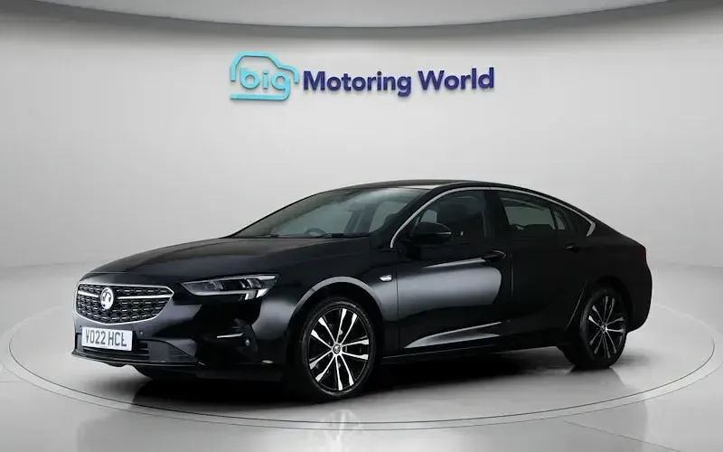 Begagnad Vauxhall Insignia Edition 122 HK (89 kW) 2021 Svart Halvkombi