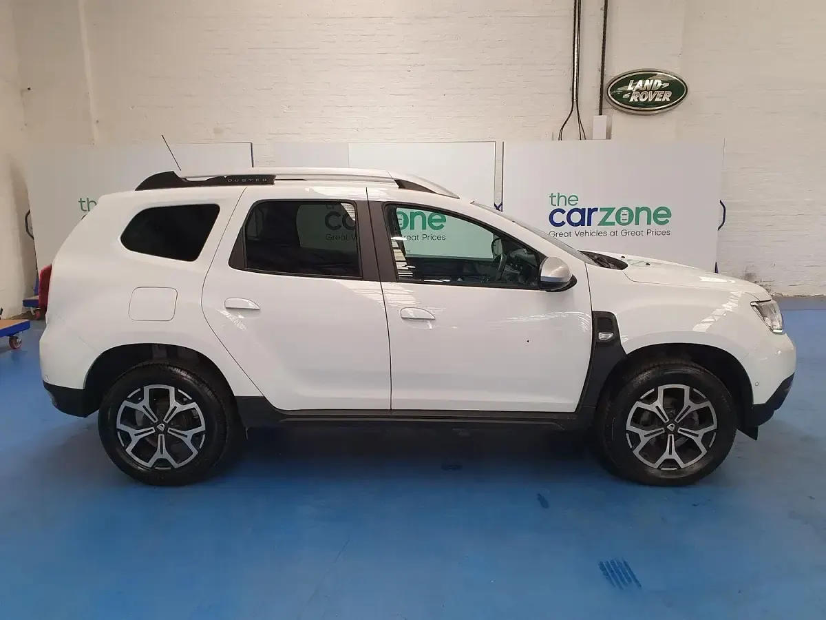 Used Dacia Duster Prestige 90 HP (66 kW) 2021 White SUV