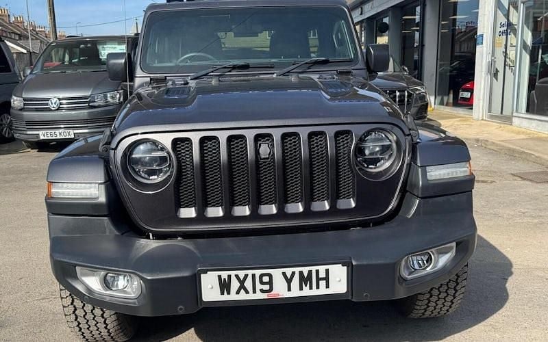 Used Jeep Wrangler Sahara 200 HP (147 kW) 2020 SUV