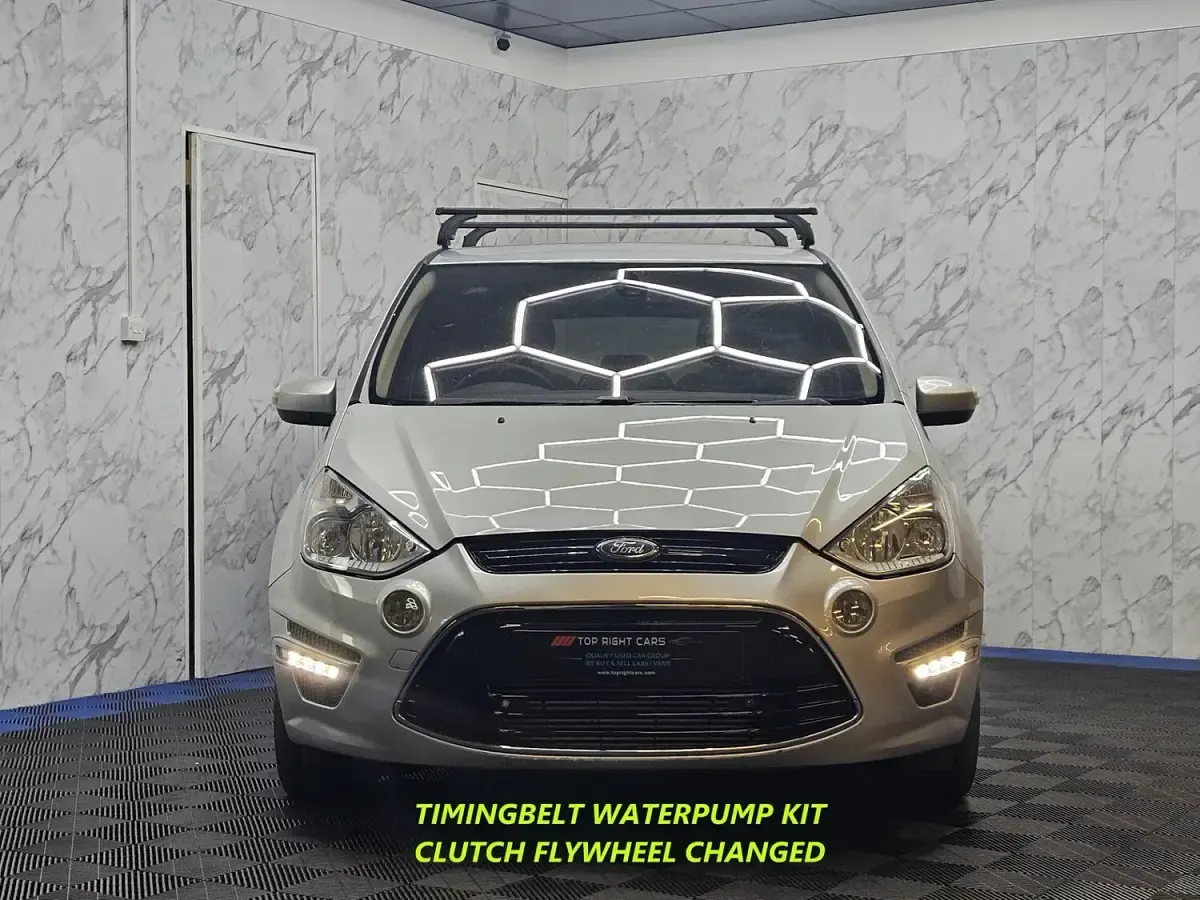 Used Ford S-MAX Titanium 140 HP (102 kW) 2010 Silver MPV