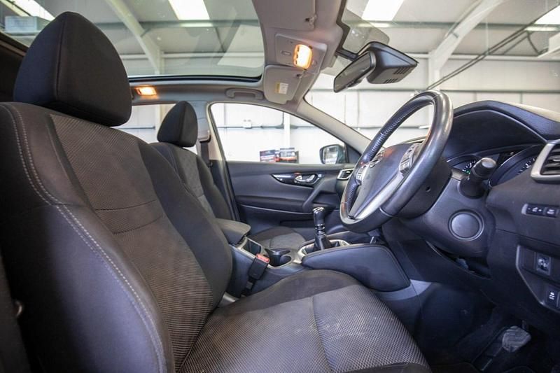 Used Nissan Qashqai N-Connecta 115 HP (84 kW) 2017 Blue SUV