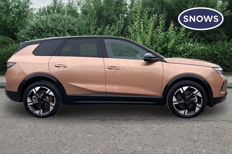 New Vauxhall Grandland Ultimate 11 kW (15 HP) 2026 Impact copper SUV