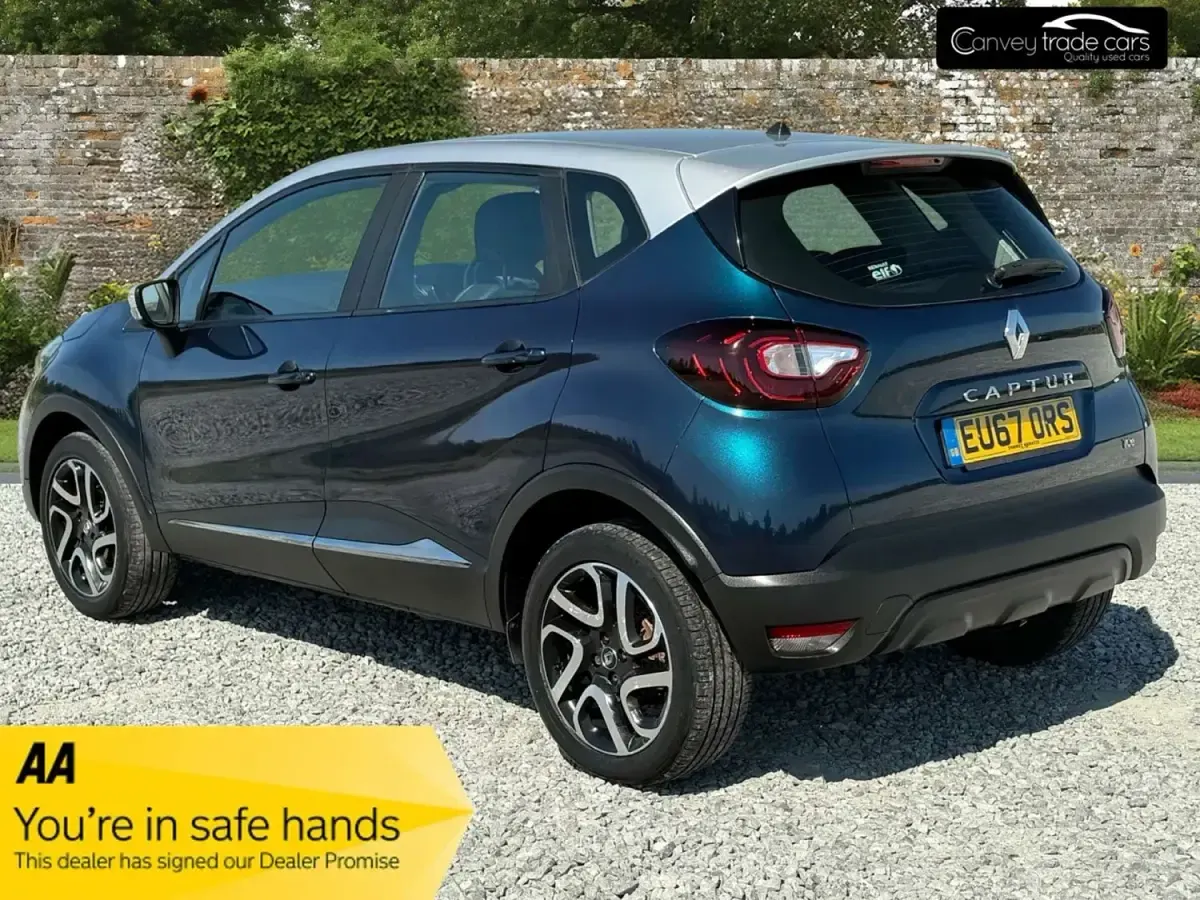 Begagnad Renault Captur Dynamique 90 HK (66 kW) 2017 Blå SUV