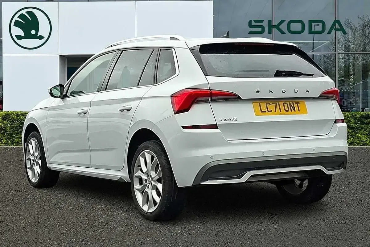 Used Skoda 110 R SE L 81 HP (59 kW) 2021 Moon white metallic Estate