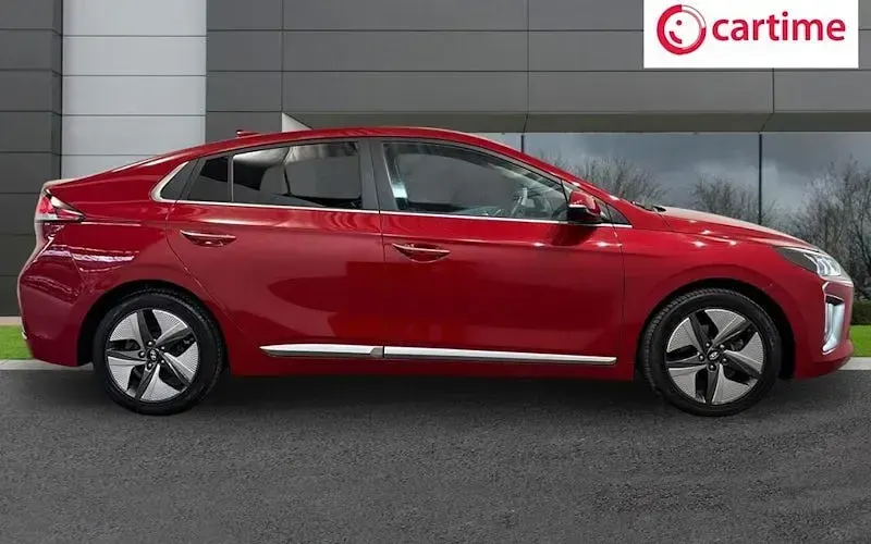 Used Hyundai Ioniq Premium SE 141 HP (103 kW) 2022 Red Hatchback