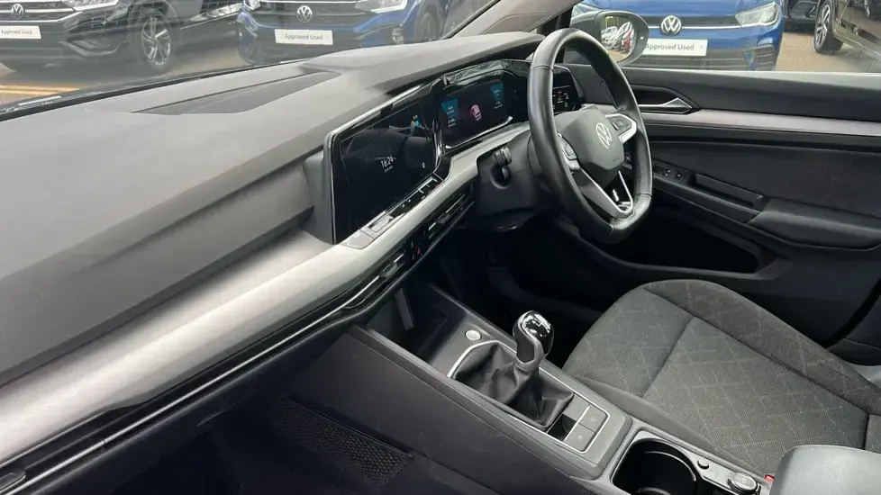 Used VW Golf VIII Life 130 HP (95 kW) 2024 Urano grey