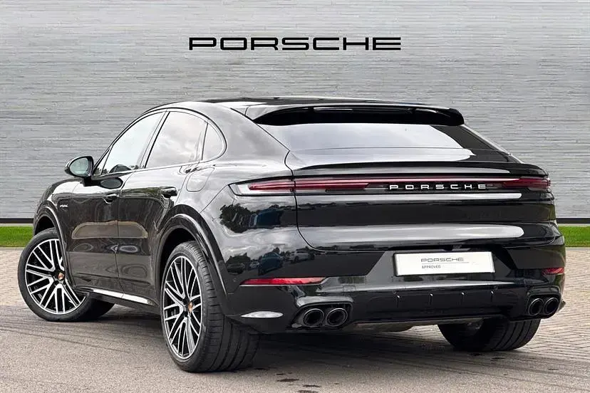 Usado Porsche Cayenne 470 HP (345 kW) 2025 Preto SUV