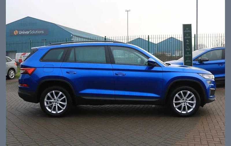 Used Skoda Kodiaq SE 147 HP (108 kW) 2022 Race blue metallic SUV