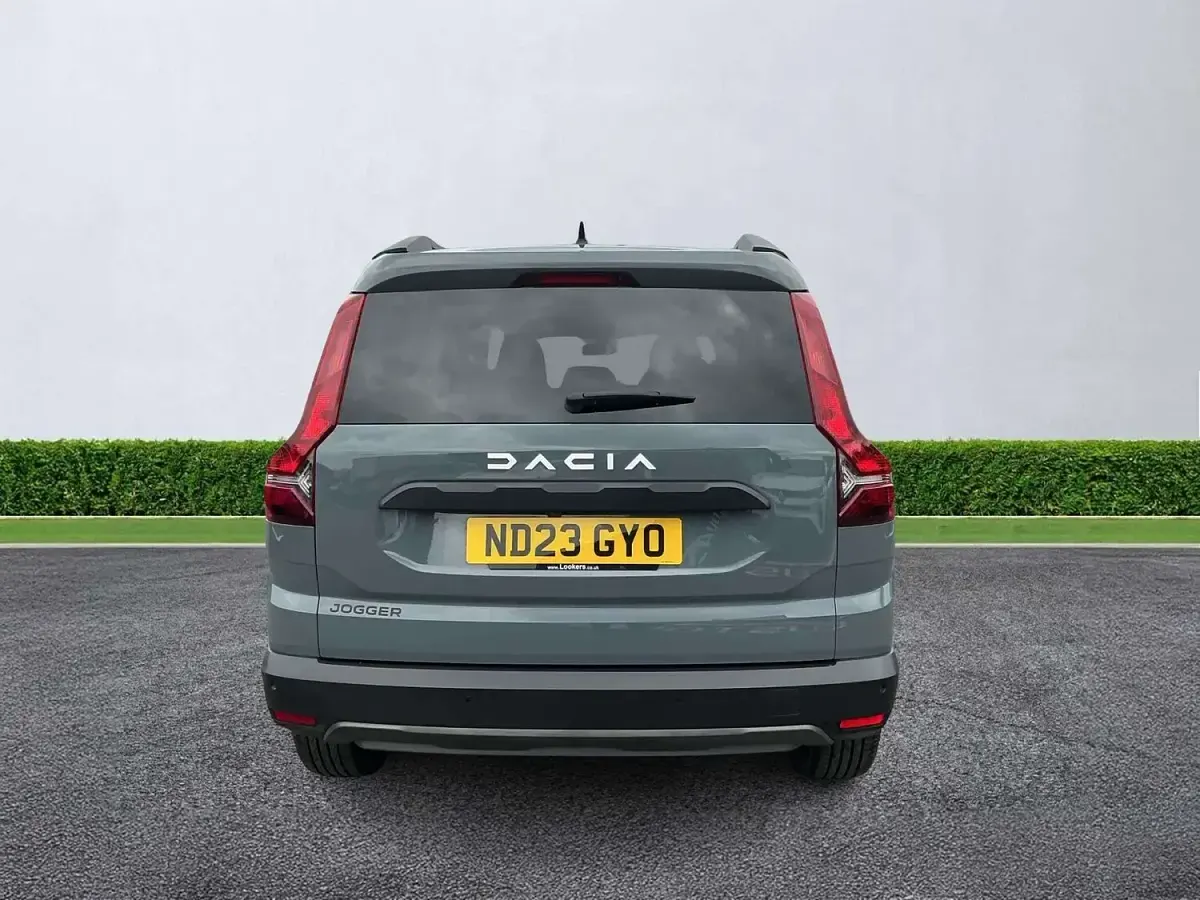 Used Dacia Jogger Extreme 110 HP (80 kW) 2023 Grey MPV