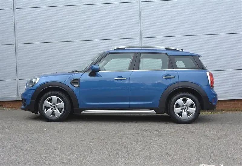 Used Mini Cooper Countryman Classic 136 HP (100 kW) 2020 Island blue SUV