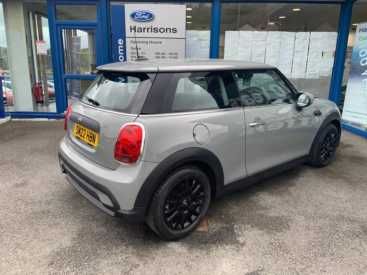 Used Mini ONE Classic 102 HP (75 kW) 2022 Grey Hatchback