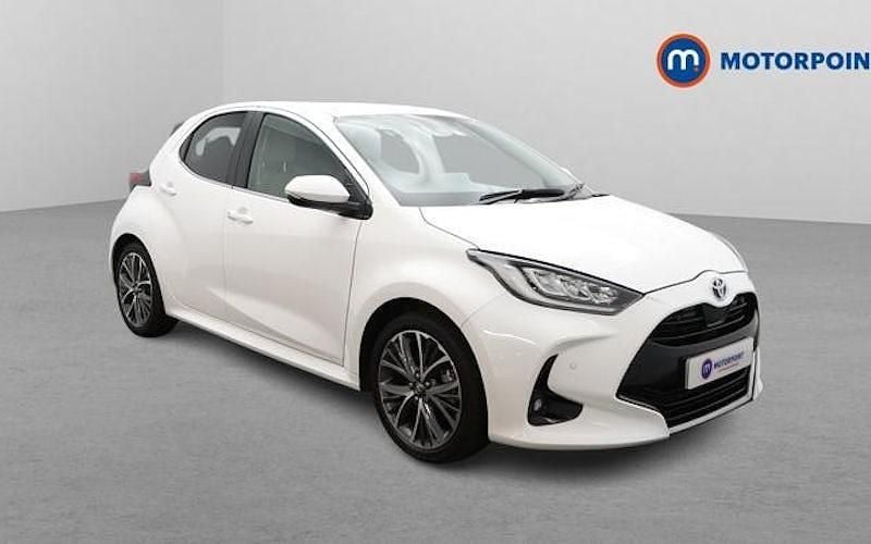 Used 2025 Toyota Yaris Hybrid Hatchback | £19,049 (Good price) - Image 1/4