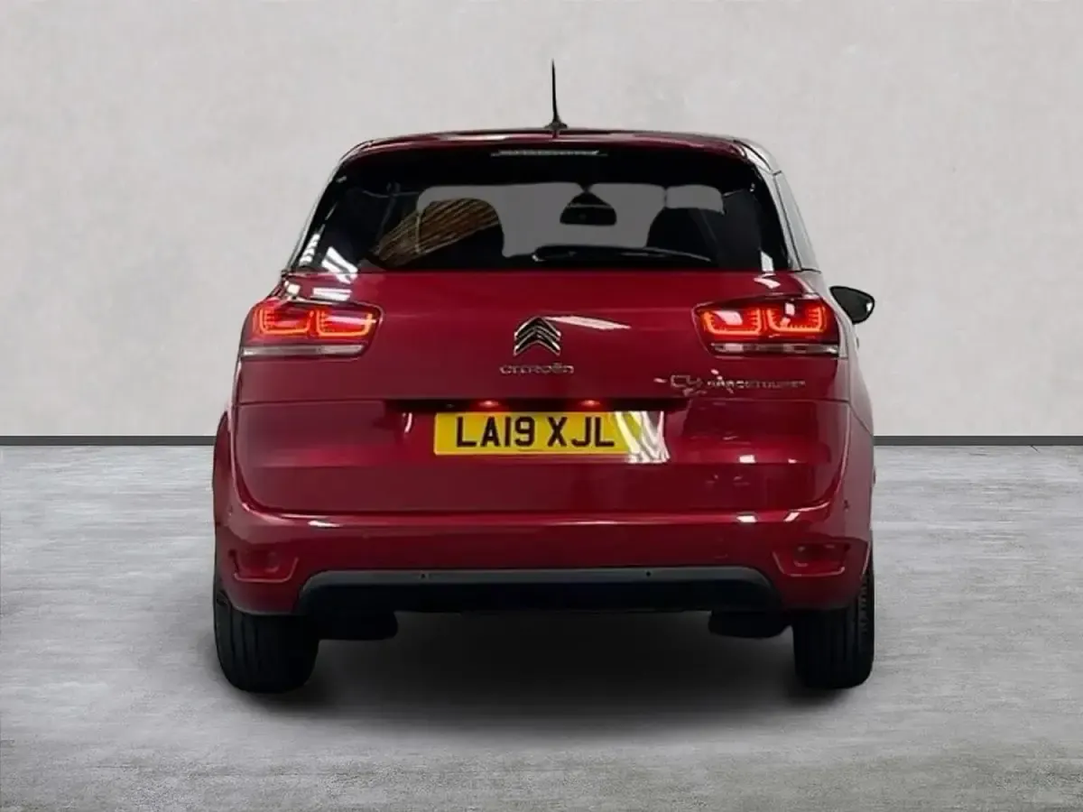 Käytetty Citroën C4 Flair 130 HP (95 kW) 2019 Punainen Tila-auto