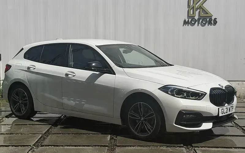 Used BMW 118 Sport Line 140 HP (102 kW) 2021 Hatchback