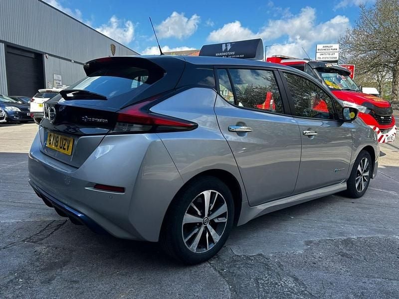 Used Nissan Leaf Acenta 39 kW (54 HP) 2018 Silver Hatchback