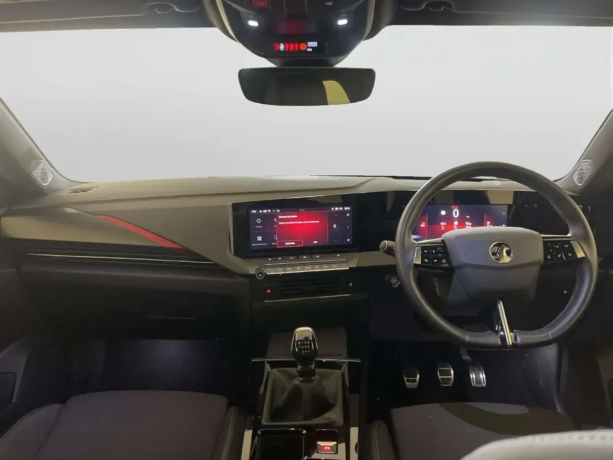 Begagnad Vauxhall Astra GS Line 130 HK (95 kW) 2022 Svart Halvkombi