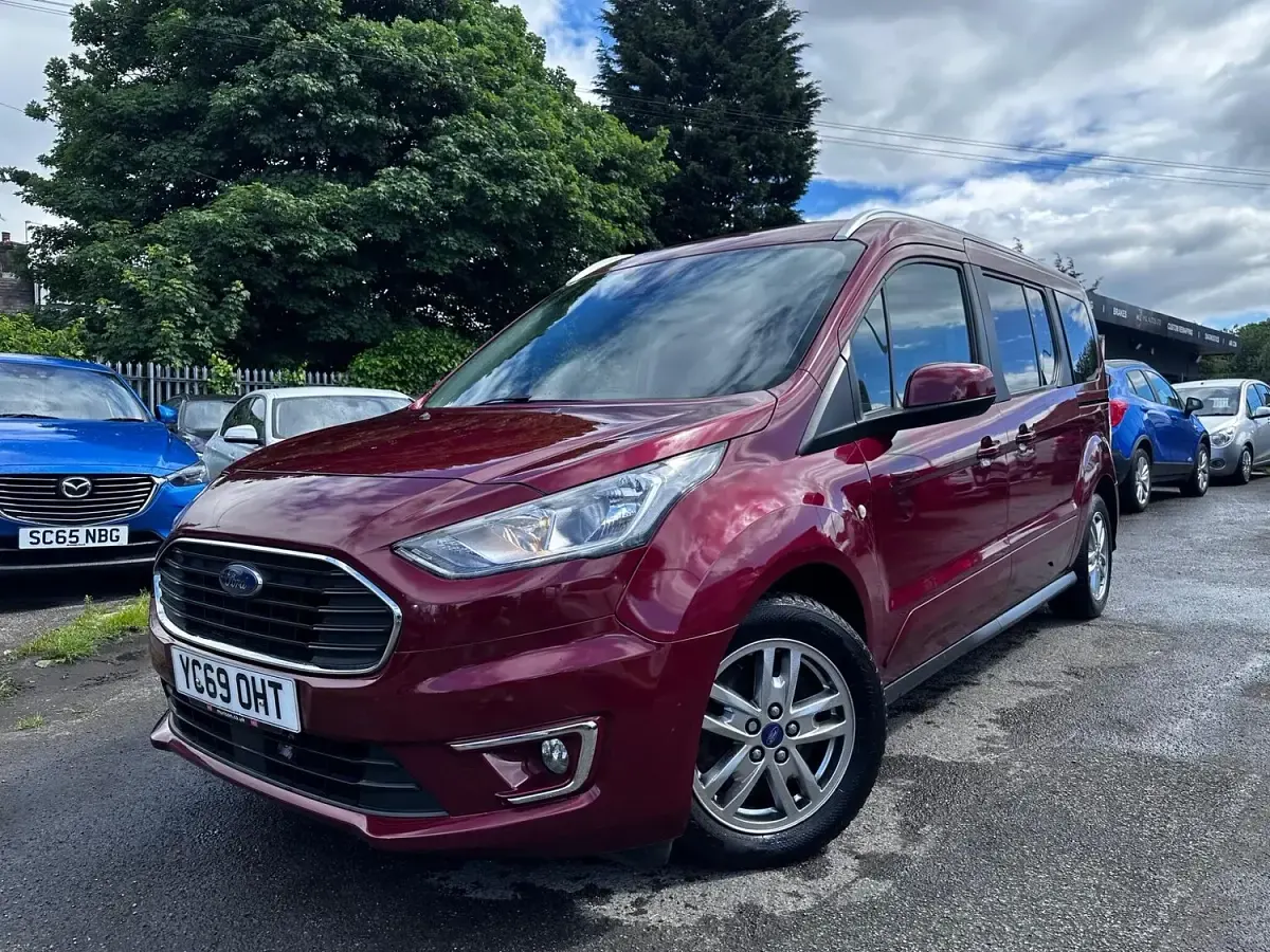 Used Ford Grand Tourneo Connect Titanium 2019 Red MPV
