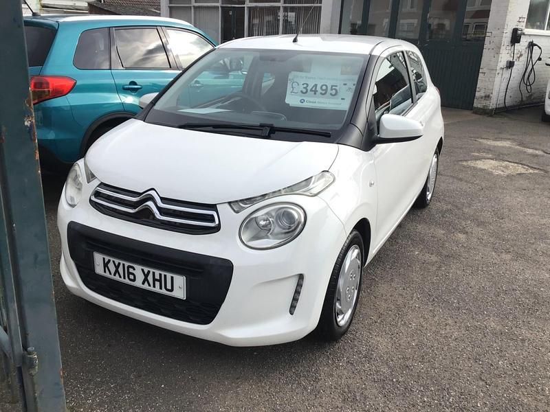 Begagnad Citroën C1 Feel 68 HK (50 kW) 2016 Vit Halvkombi