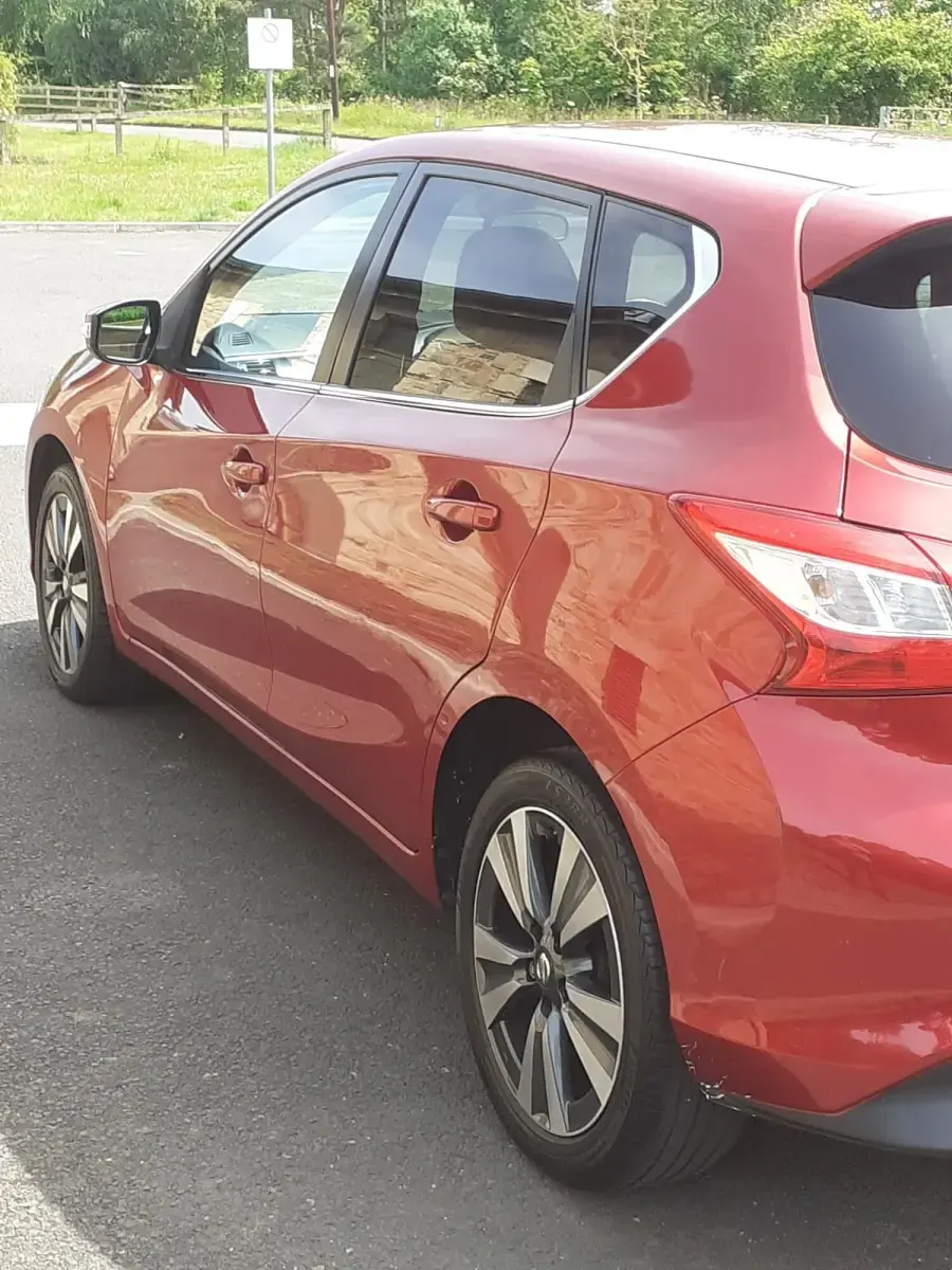 Used Nissan Pulsar N-Connecta 115 HP (84 kW) 2016 Red Hatchback