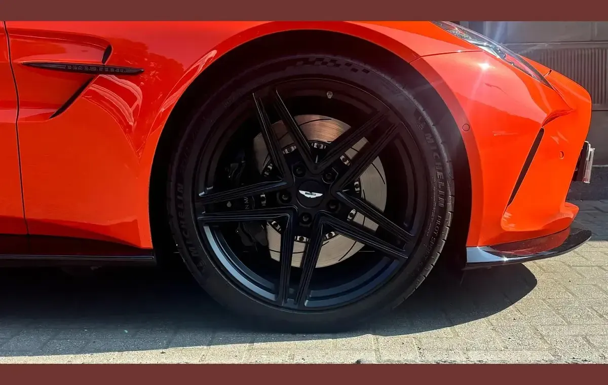 Used Aston Martin Vantage 665 HP (489 kW) 2025 Orange Coupe