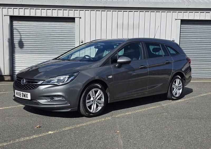Grey Used 2018 Vauxhall Astra Design Edition Estate | £7,600 (Fair price) - Image 1/4