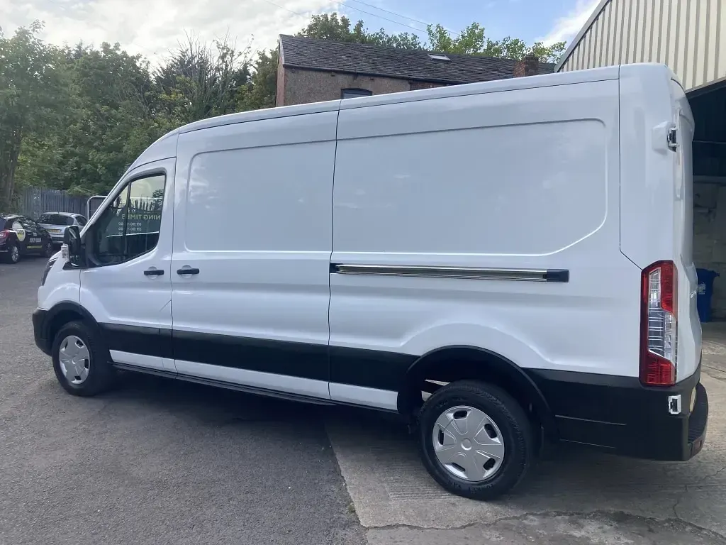 Used Ford Transit 130 HP (95 kW) 2022 White Van